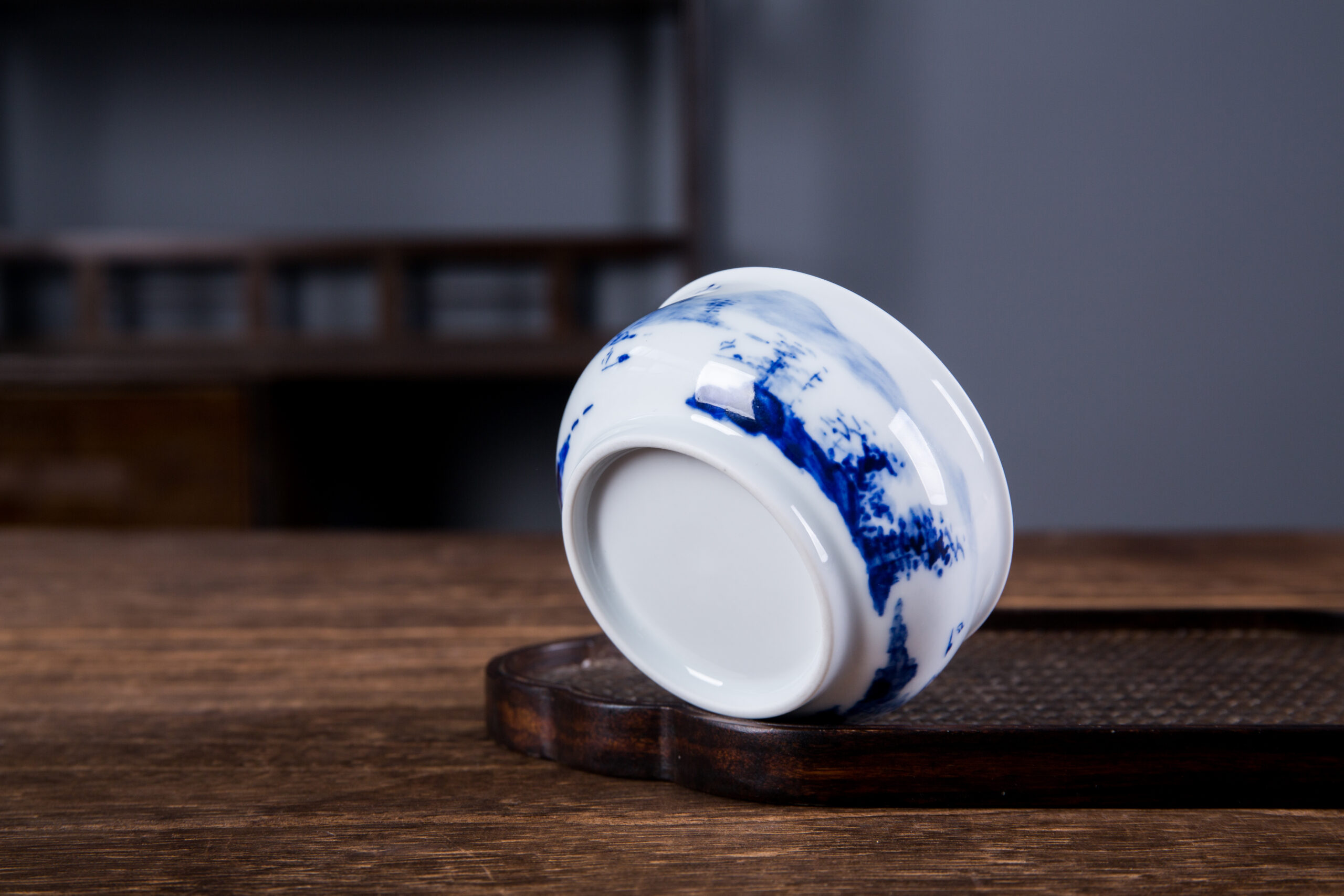 Hand-painted Blue and White Jiangnan Landscape Meditation Master Teacup by - Image 6